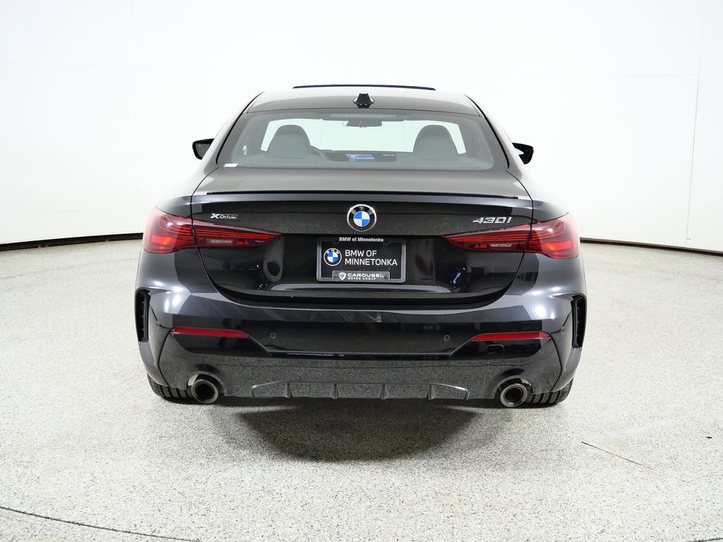 Thumbnail: 2025 BMW 4 Series - 10