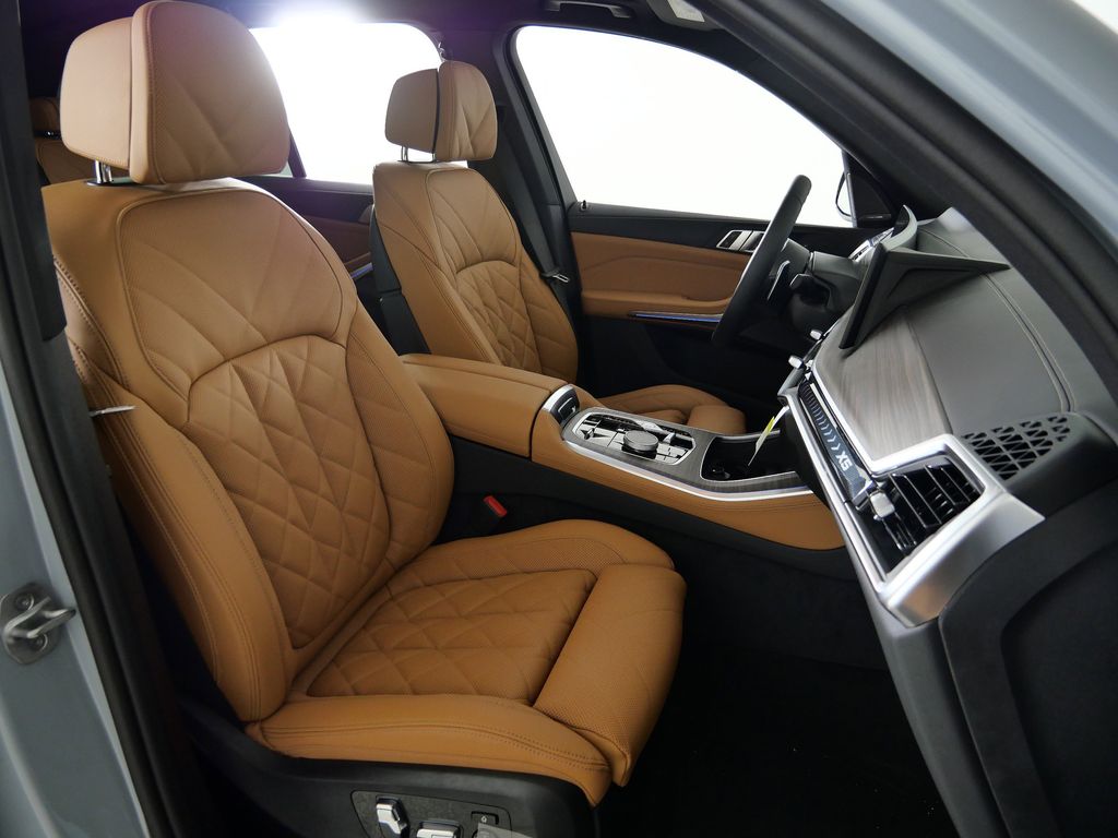 Thumbnail: 2026 BMW X5 - 21