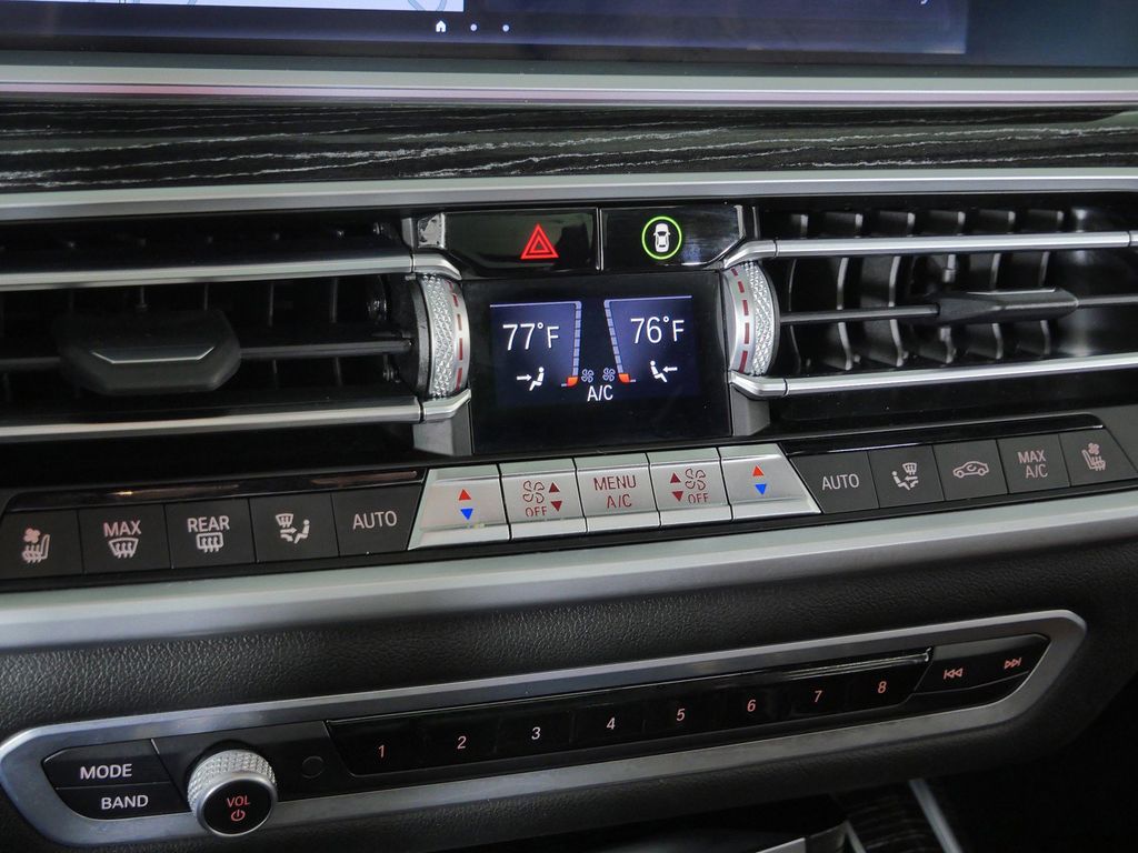 Thumbnail: 2021 BMW X7 - 48