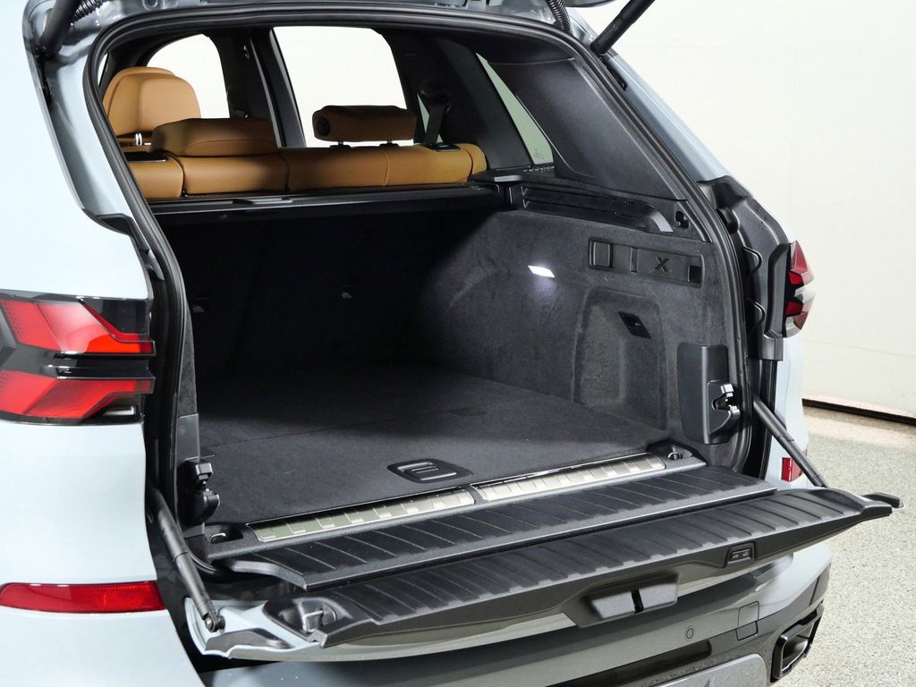 Thumbnail: 2026 BMW X5 - 29