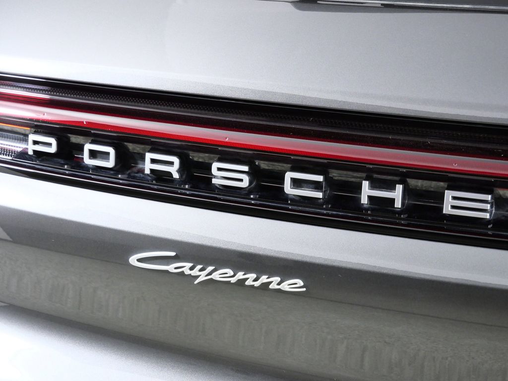 Thumbnail: 2024 Porsche Cayenne - 13