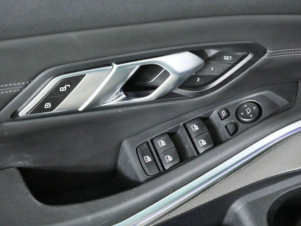 Thumbnail: 2022 BMW M3 - 35