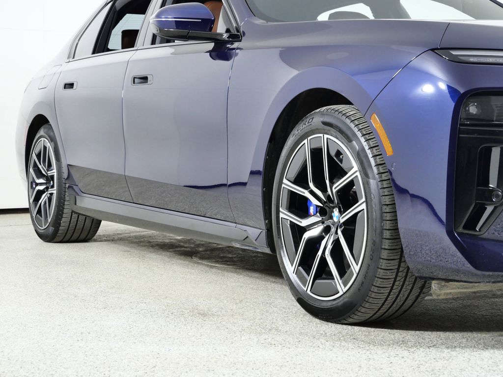 Thumbnail: 2023 BMW 7 Series - 8