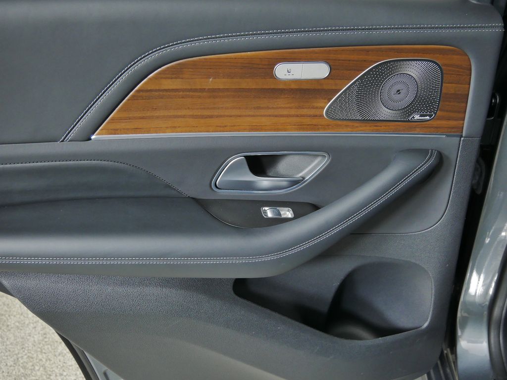 Thumbnail: 2023 Mercedes-Benz GLE - 28