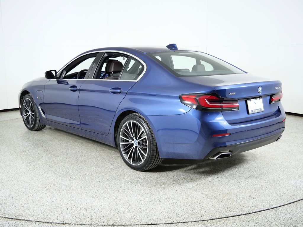 Thumbnail: 2023 BMW 5 Series - 17