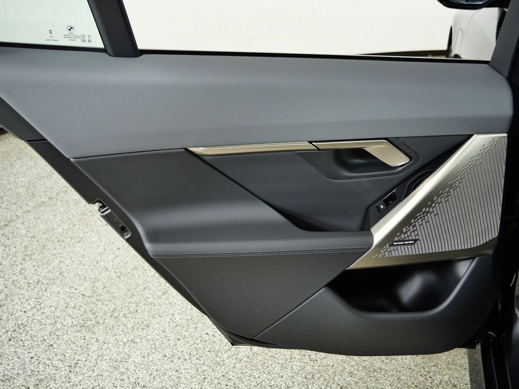 Thumbnail: 2026 BMW 5 Series - 29