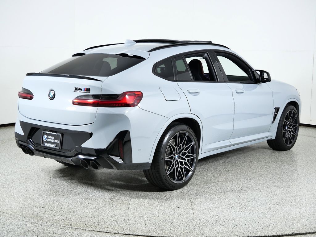 Thumbnail: 2023 BMW X4 - 10