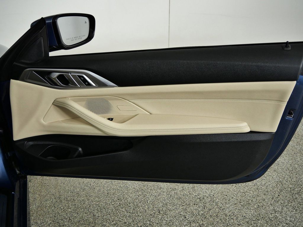 Thumbnail: 2025 BMW 4 Series - 23