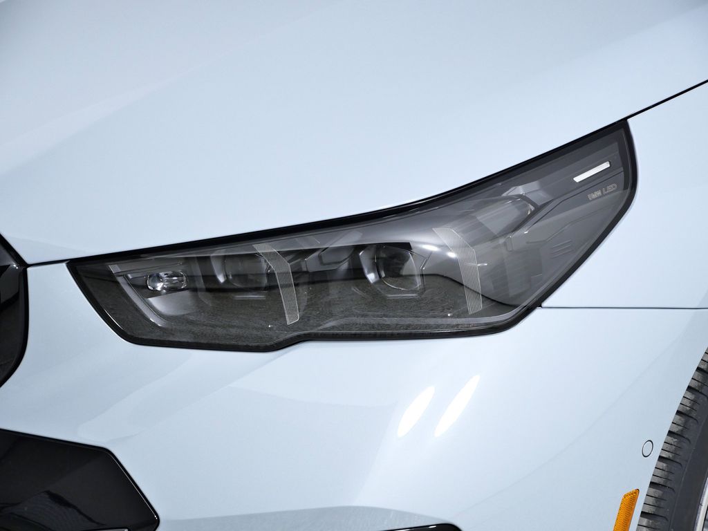 Thumbnail: 2026 BMW 5 Series - 3