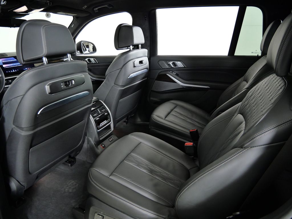 Thumbnail: 2024 BMW X7 - 37