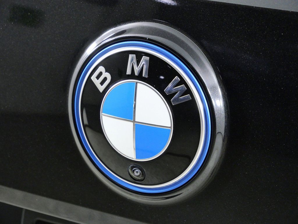 Thumbnail: 2025 BMW iX - 14