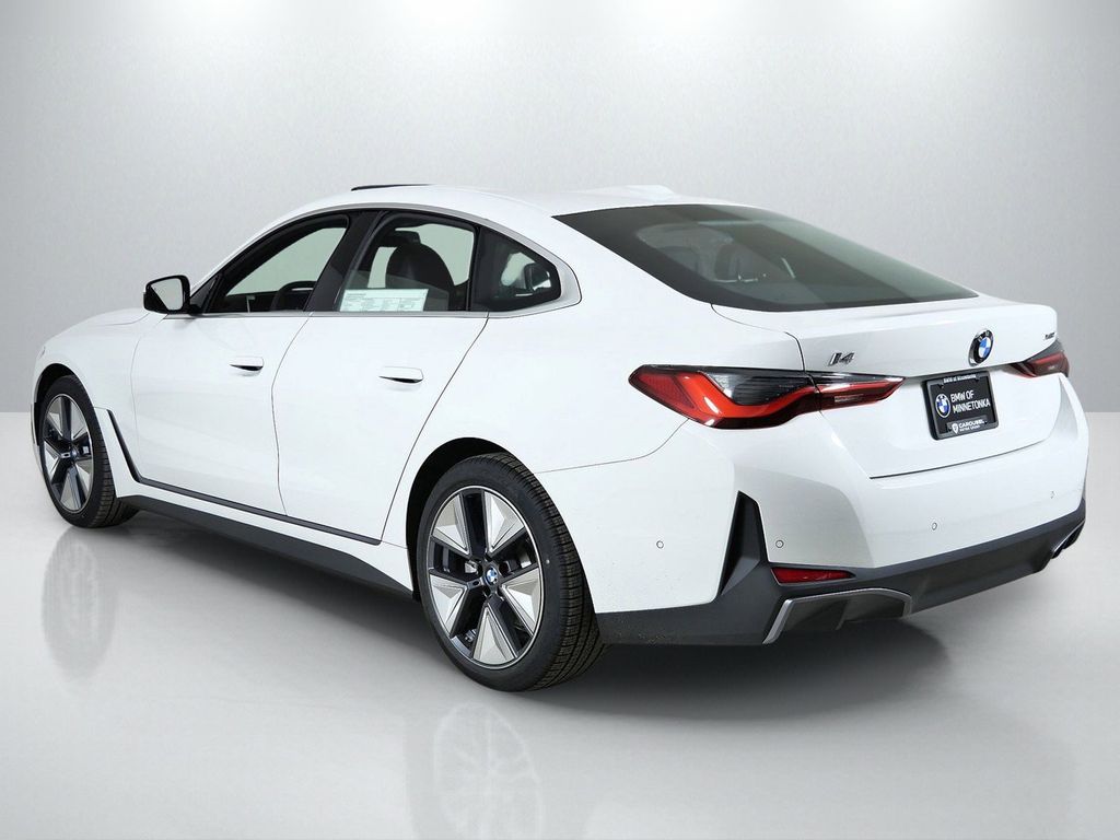 Thumbnail: 2026 BMW i4 - 14