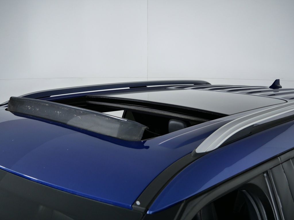 Thumbnail: 2020 Ford Explorer - 20