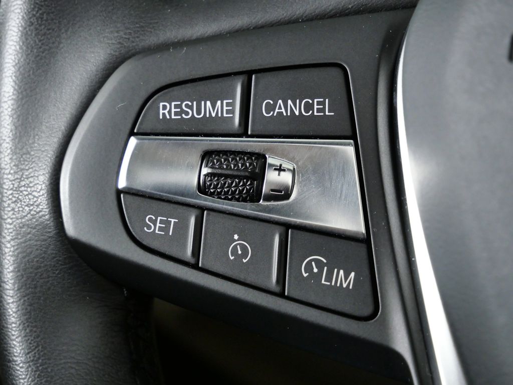 Thumbnail: 2023 BMW 3 Series - 43