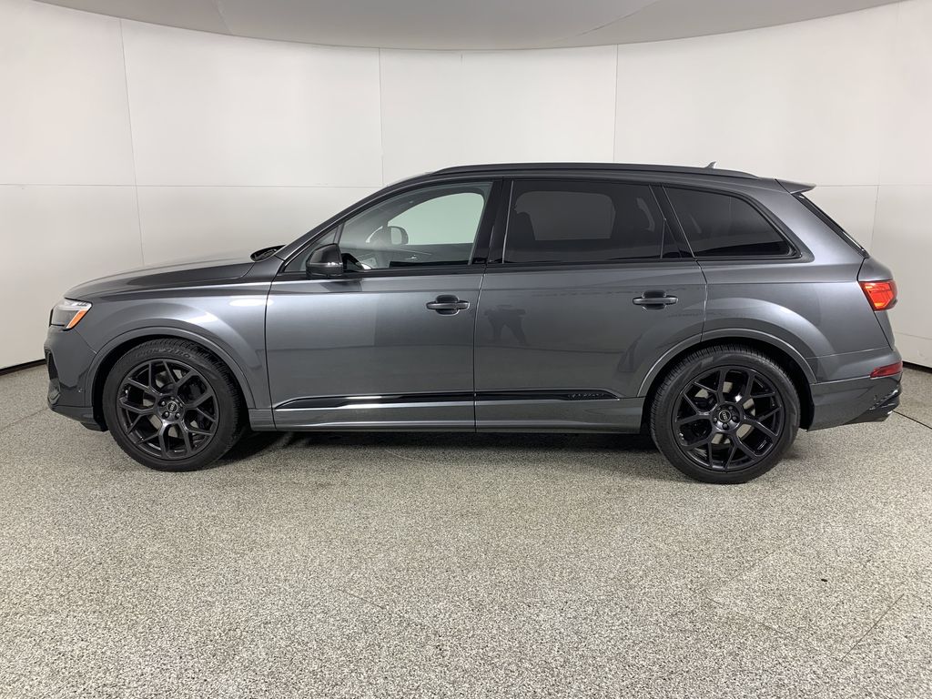 Thumbnail: 2025 Audi SQ7 - 6