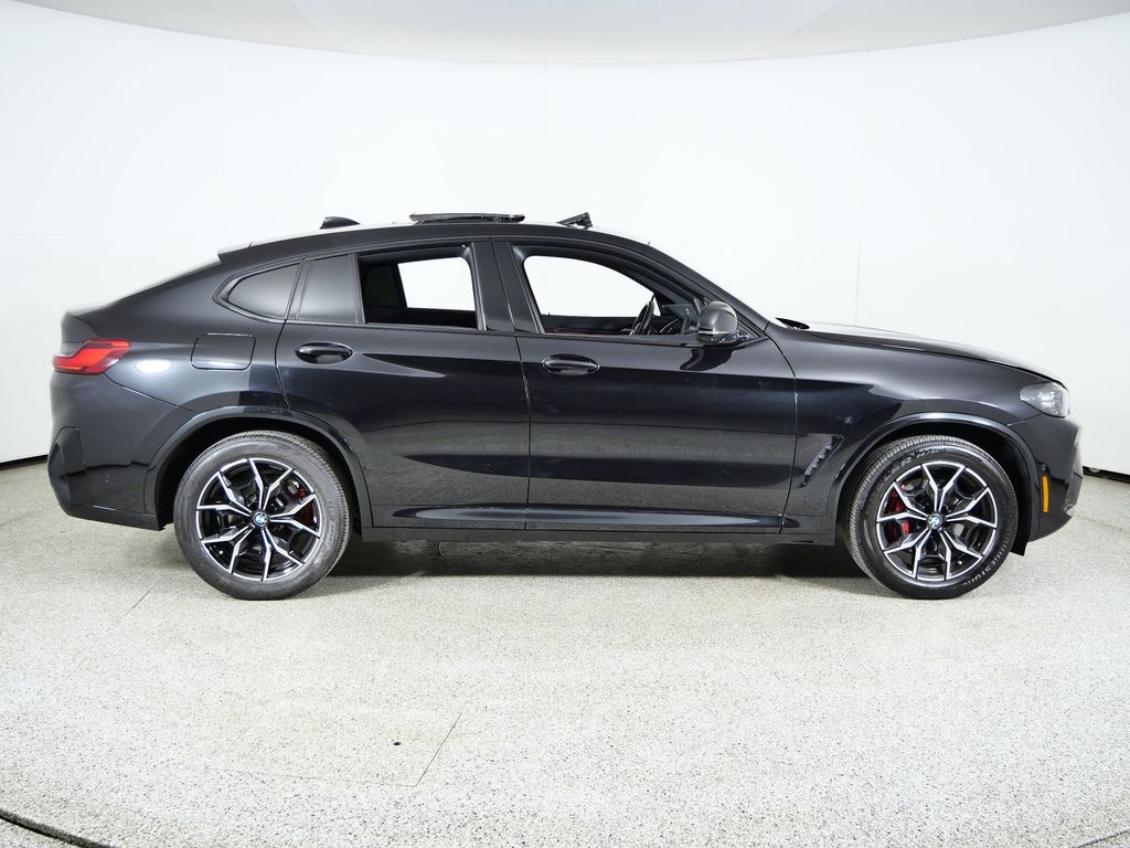 Thumbnail: 2025 BMW X4 - 10
