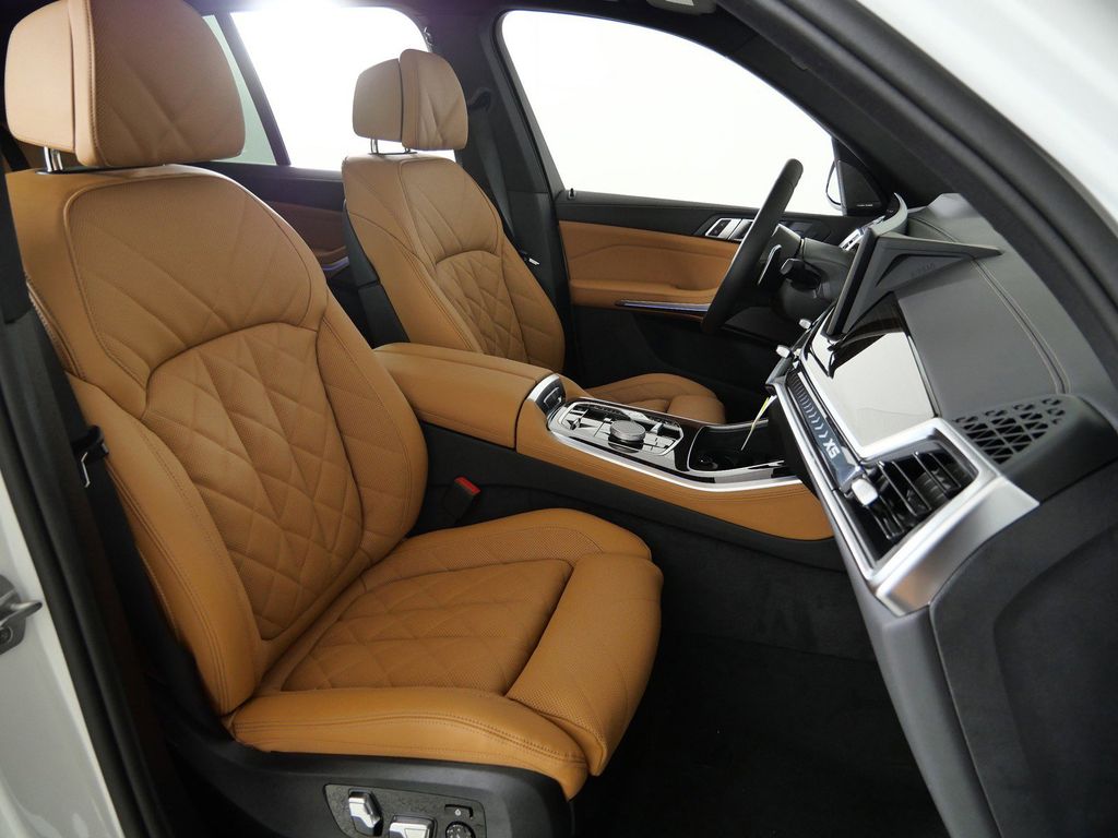 Thumbnail: 2026 BMW X5 - 21