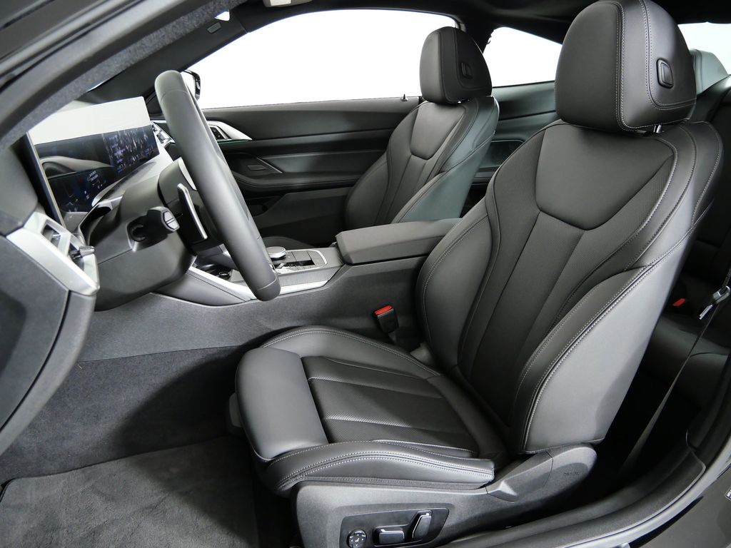 Thumbnail: 2025 BMW 4 Series - 31