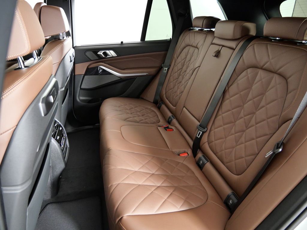 Thumbnail: 2026 BMW X5 - 33