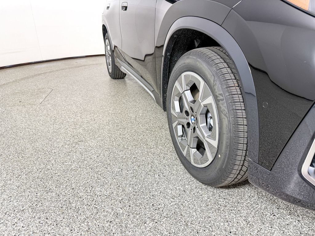 Thumbnail: 2025 BMW X1 - 11