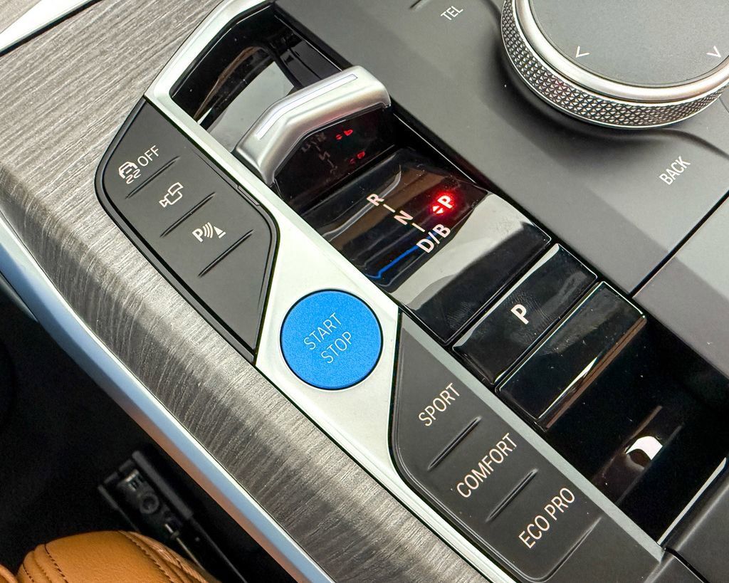Thumbnail: 2025 BMW i4 - 50