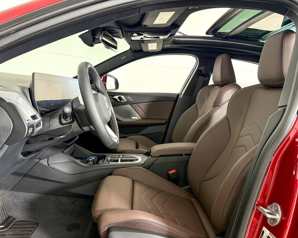 Thumbnail: 2025 BMW 2 Series - 34