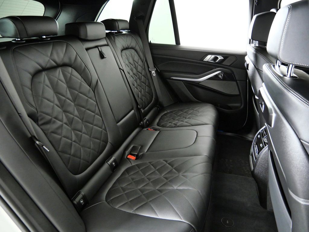Thumbnail: 2026 BMW X5 - 27