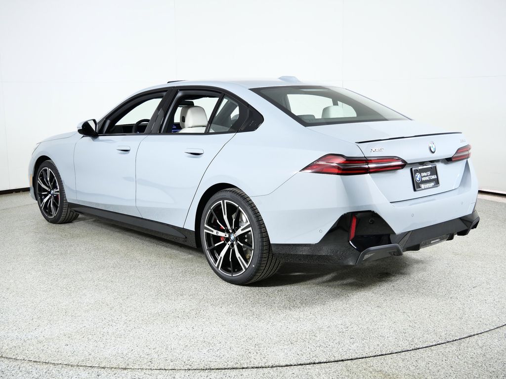 Thumbnail: 2026 BMW 5 Series - 14