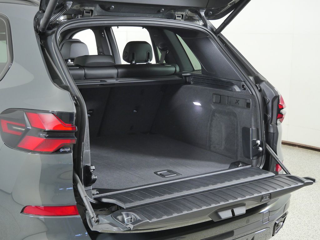 Thumbnail: 2026 BMW X5 - 29