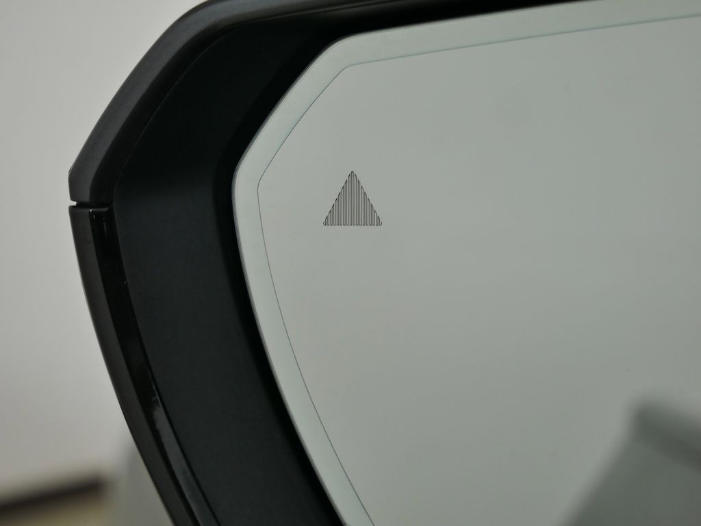 Thumbnail: 2023 BMW iX - 40