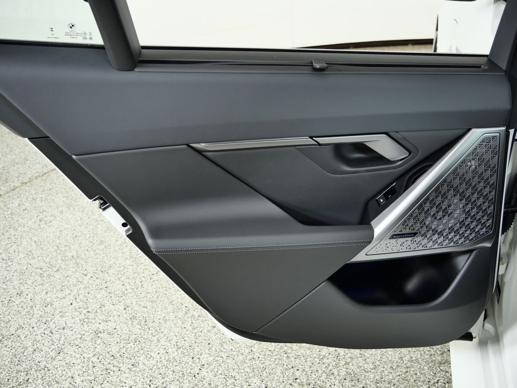 Thumbnail: 2026 BMW M5 - 30