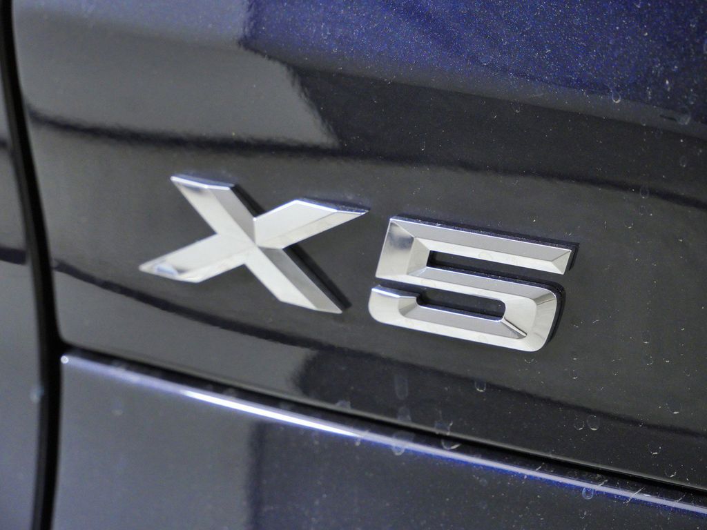 Thumbnail: 2026 BMW X5 - 13