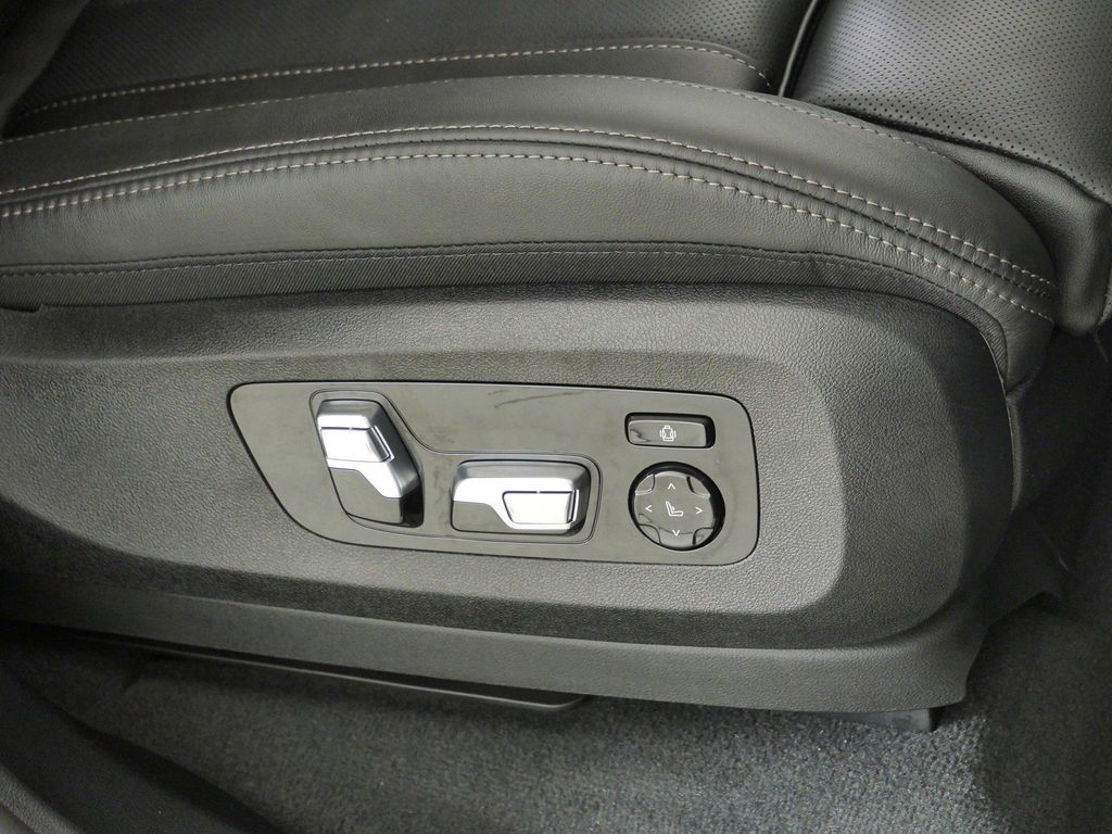 Thumbnail: 2026 BMW X5 - 22