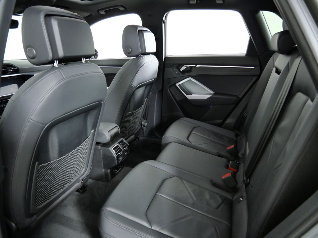 Thumbnail: 2022 Audi Q3 - 32