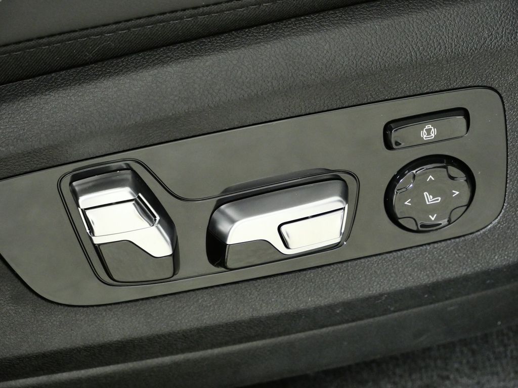 Thumbnail: 2026 BMW X5 - 22