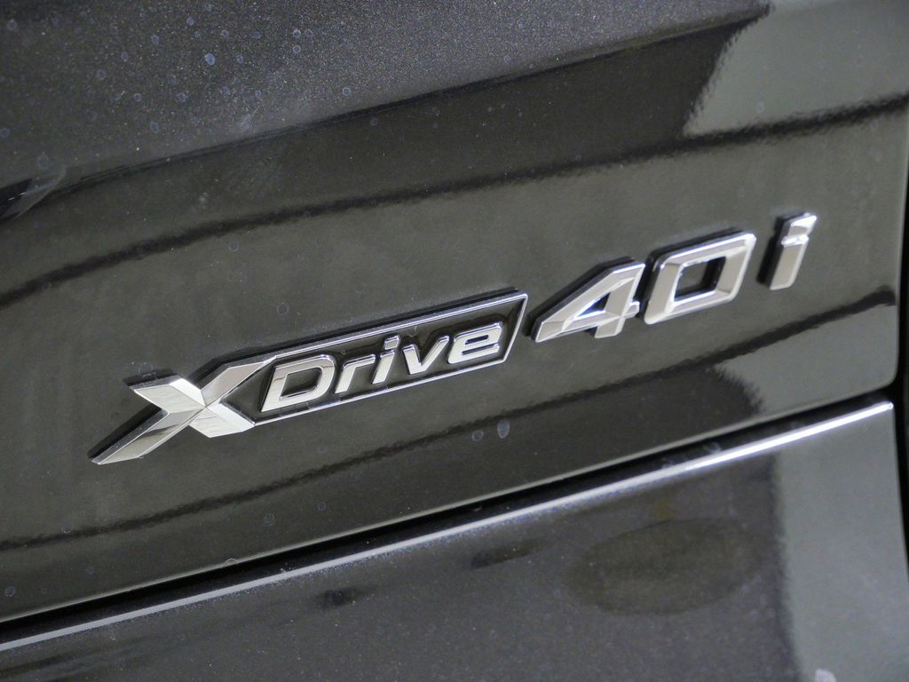 Thumbnail: 2026 BMW X5 - 12