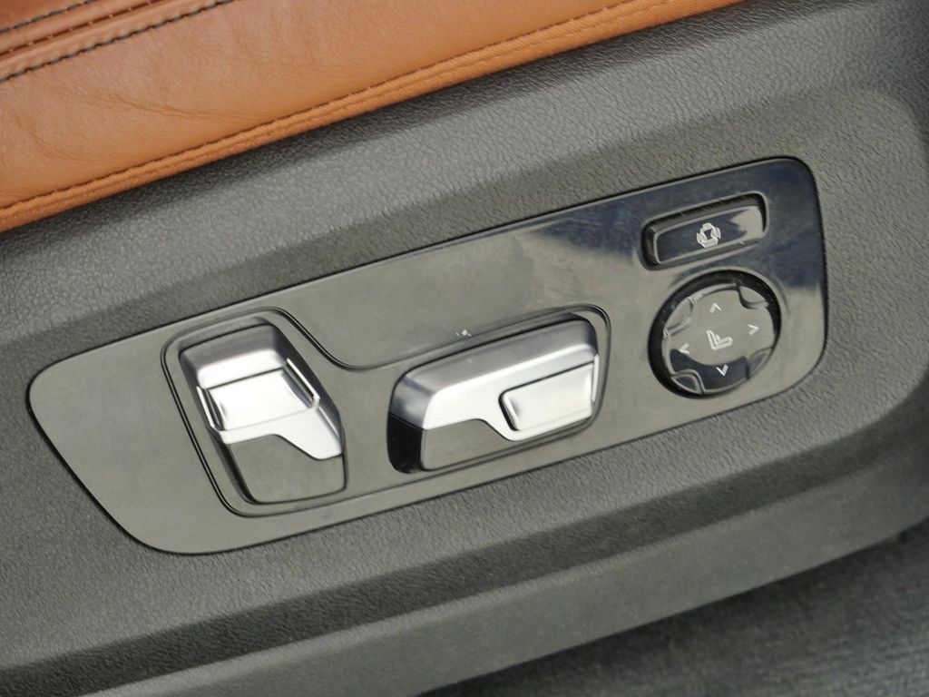 Thumbnail: 2021 BMW X7 - 23