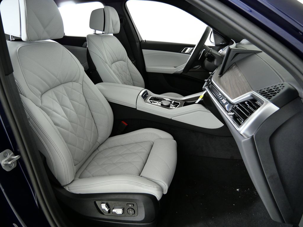 Thumbnail: 2026 BMW X6 - 21