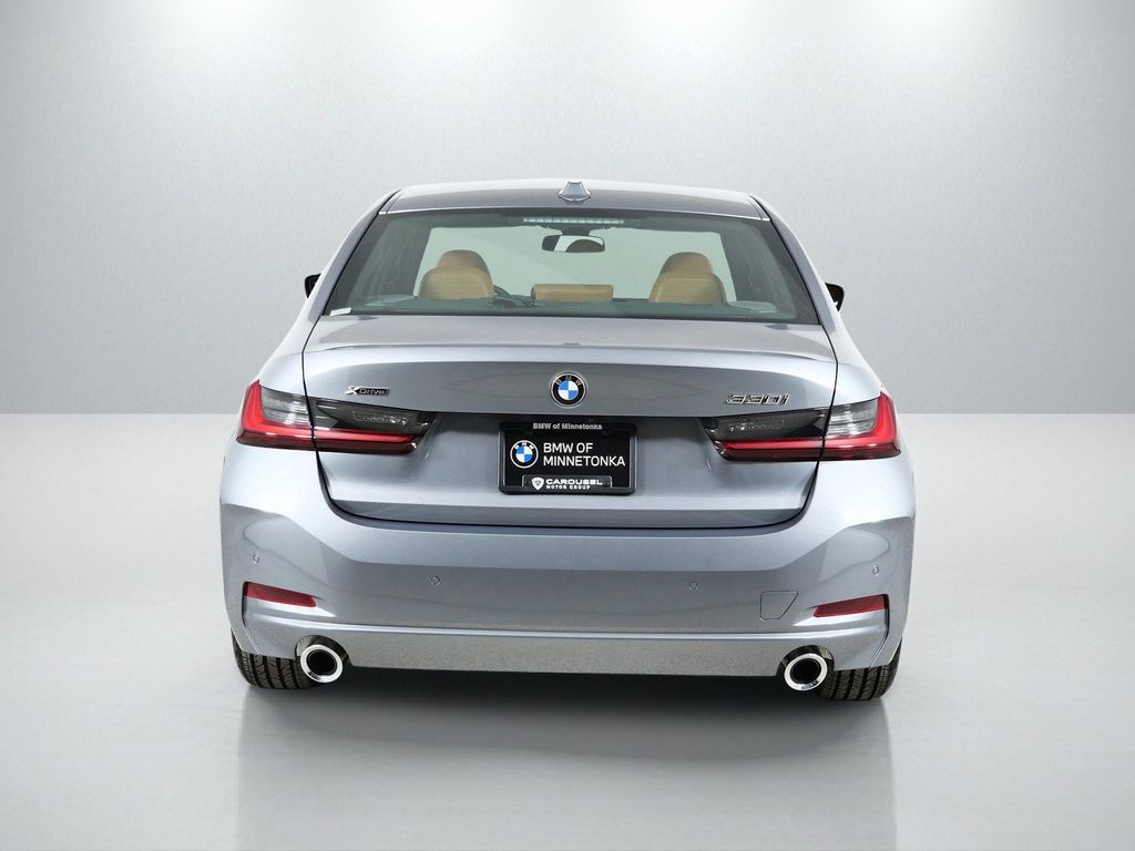 Thumbnail: 2026 BMW 3 Series - 10