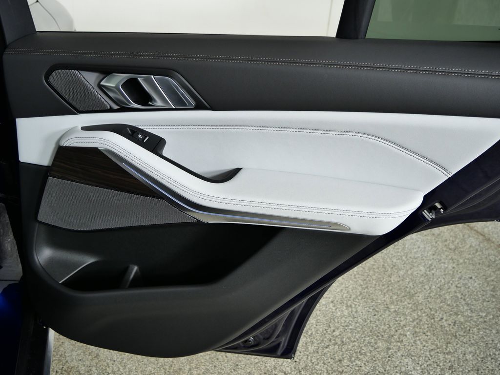 Thumbnail: 2026 BMW X5 - 25