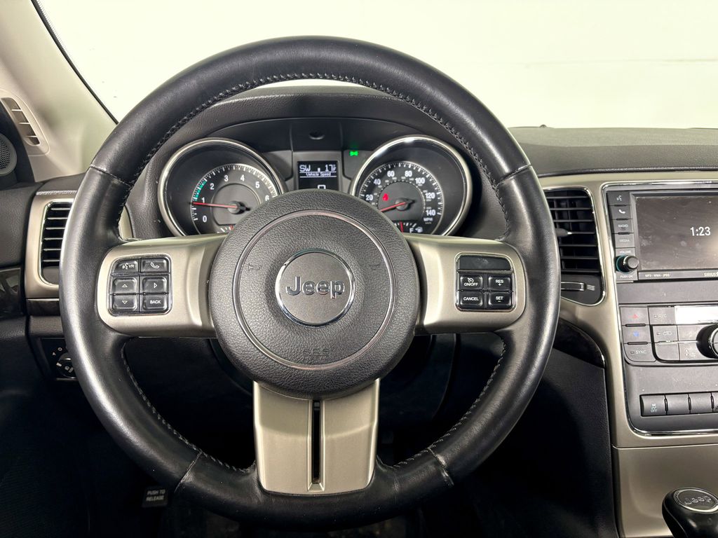Thumbnail: 2011 Jeep Grand Cherokee - 8