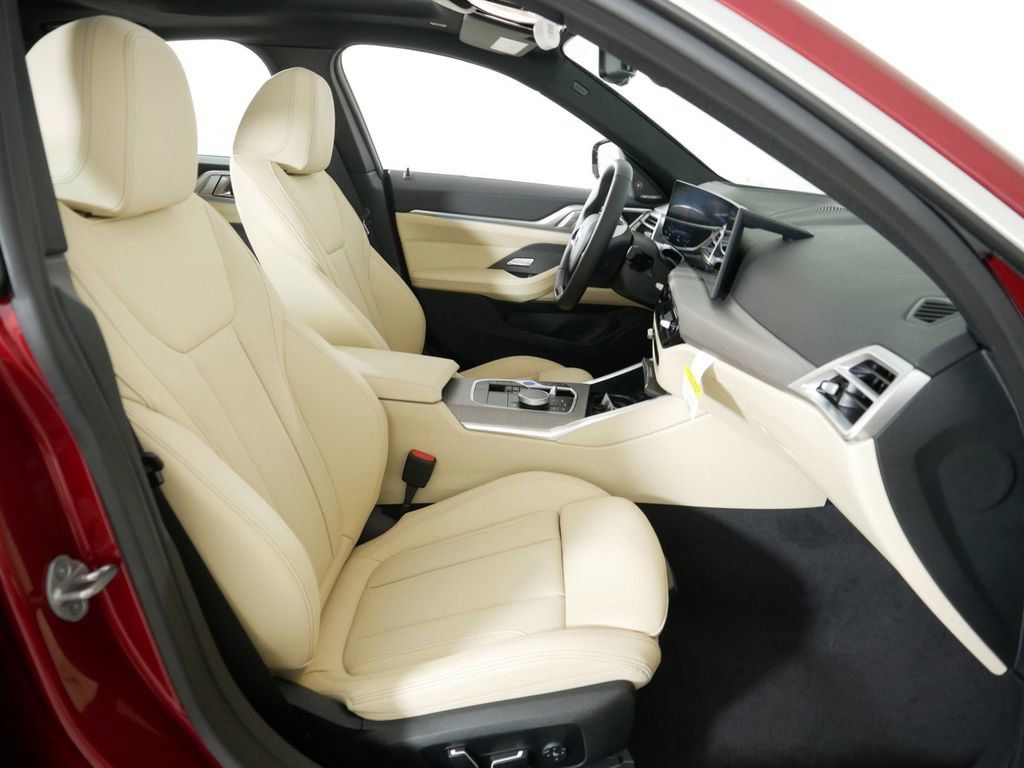 Thumbnail: 2025 BMW i4 - 22