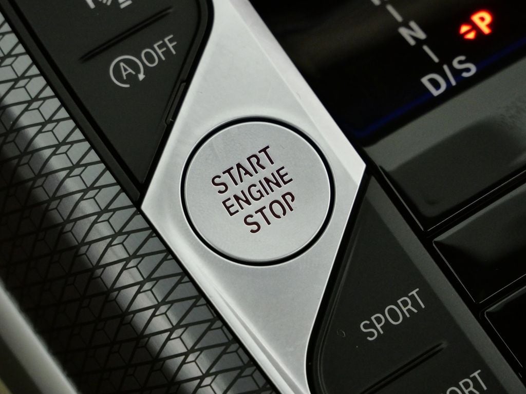 Thumbnail: 2025 BMW 3 Series - 49