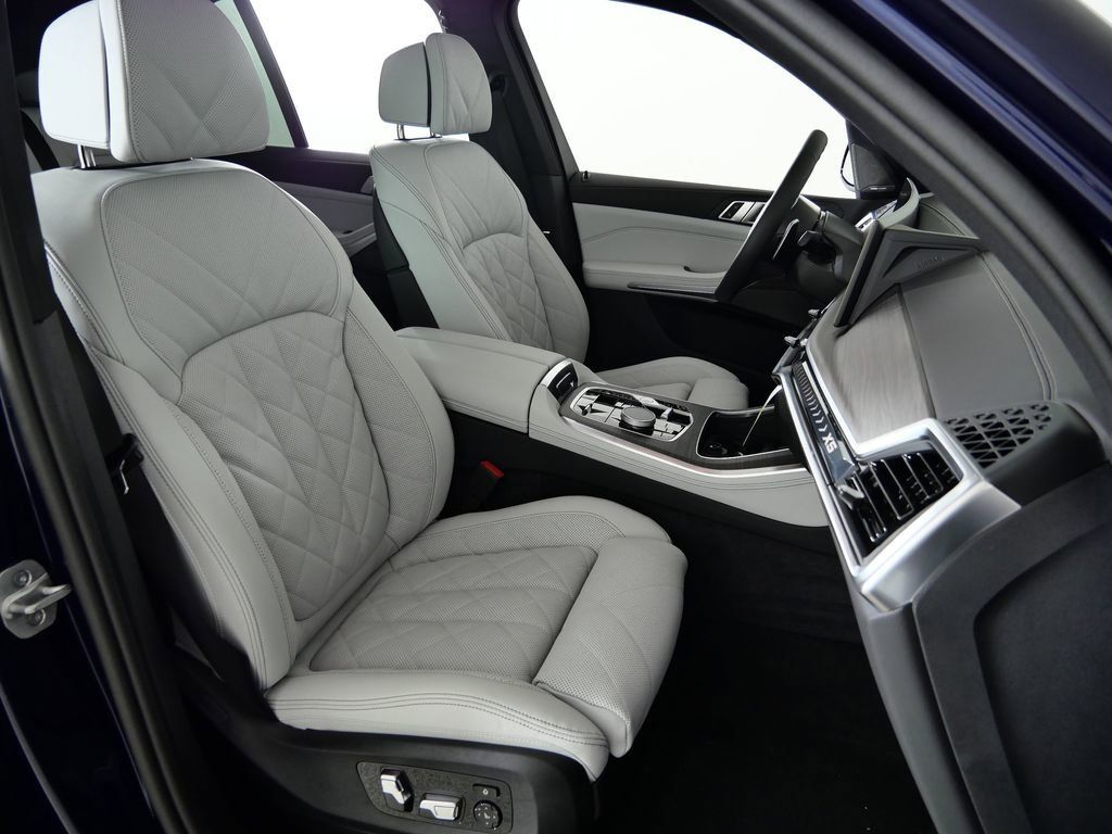 Thumbnail: 2026 BMW X5 - 23