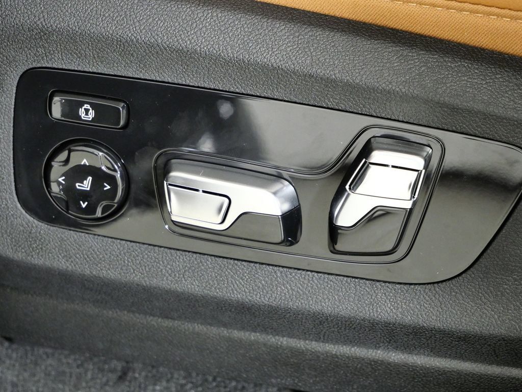 Thumbnail: 2026 BMW X7 - 41