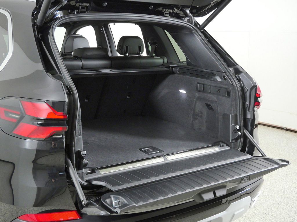 Thumbnail: 2026 BMW X5 - 29