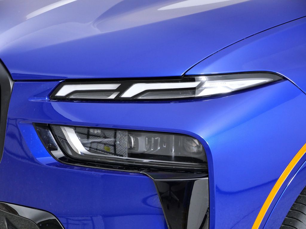 Thumbnail: 2026 BMW X7 - 3