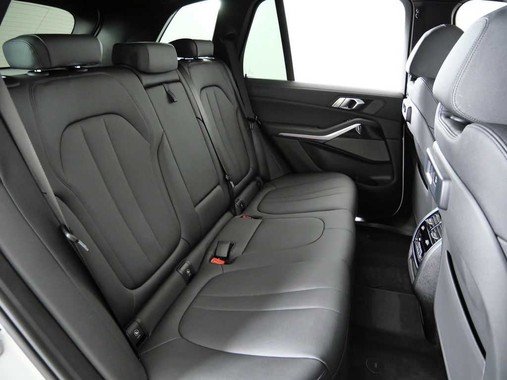 Thumbnail: 2020 BMW X5 - 27