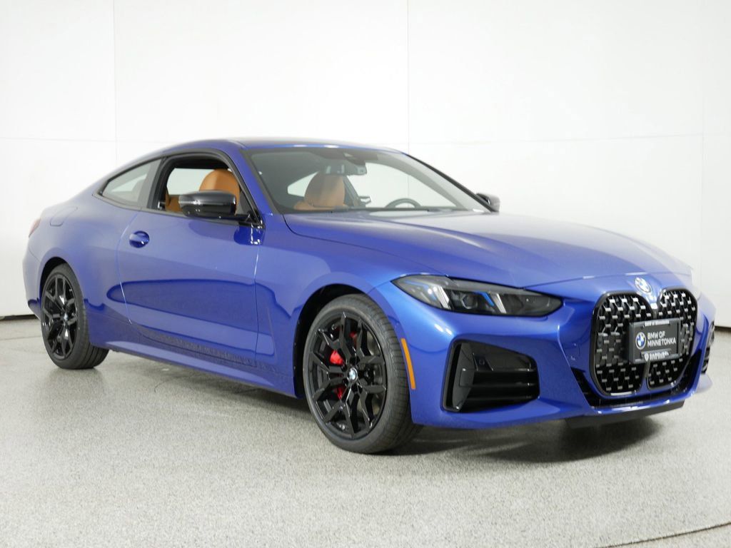 Thumbnail: 2025 BMW 4 Series - 4