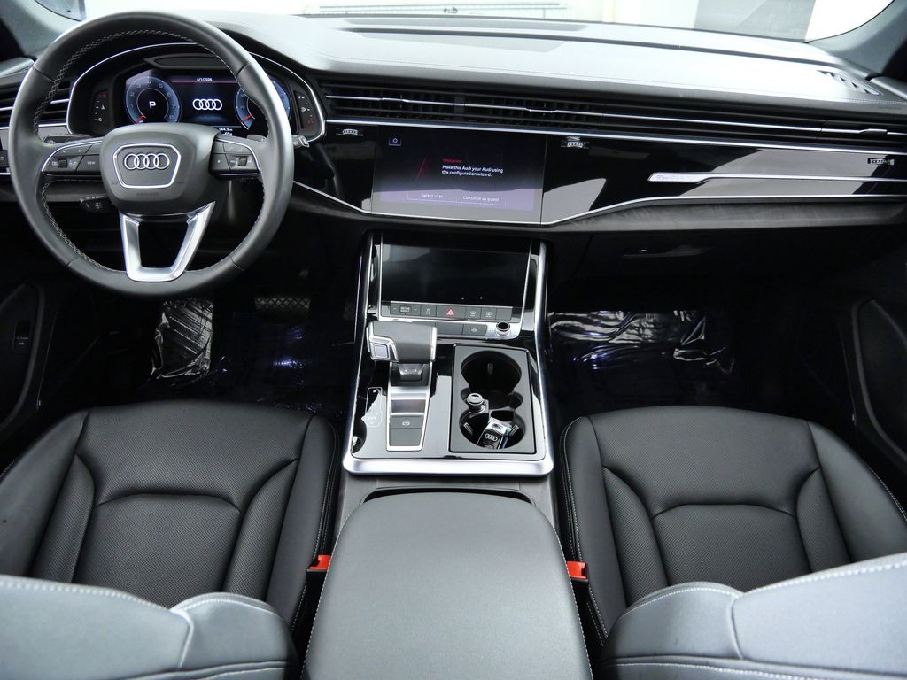 Thumbnail: 2023 Audi Q8 - 6